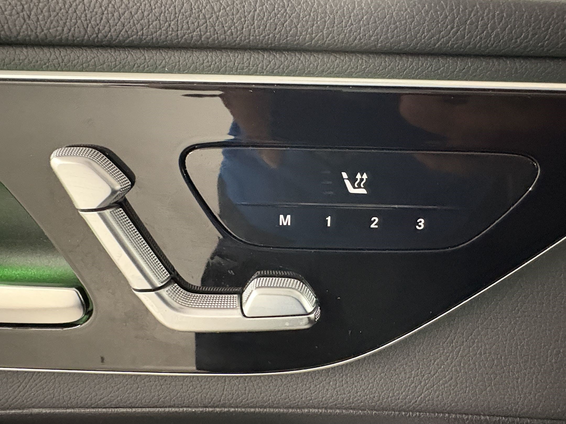 Certified 2025 Mercedes-Benz GLC 350e 4MATIC image 27