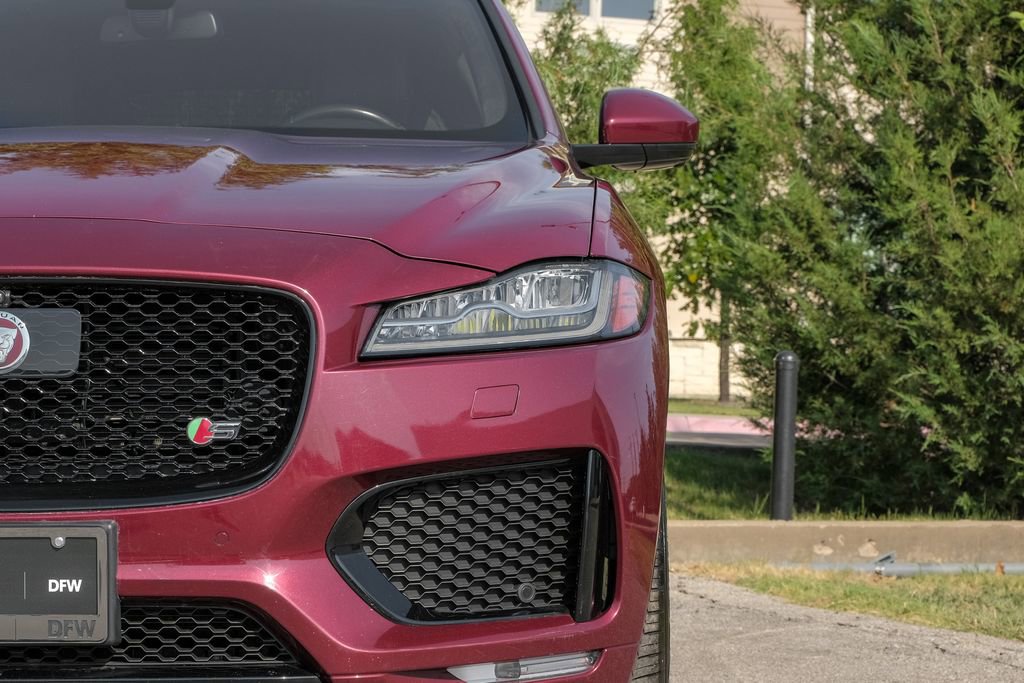 Used 2017 Jaguar F-PACE S image 55