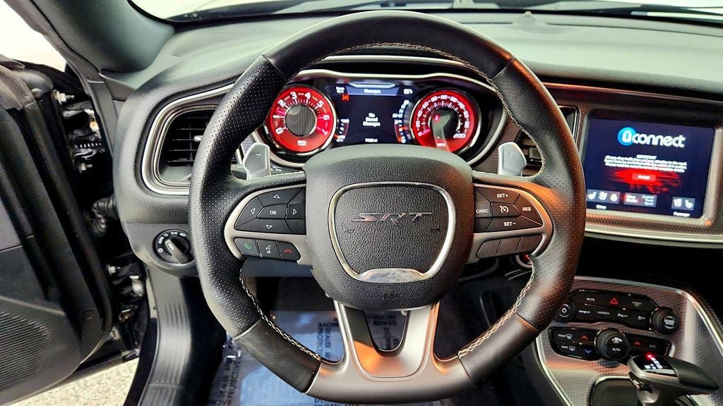 Used 2017 Dodge Challenger SRT Hellcat RWD image 15