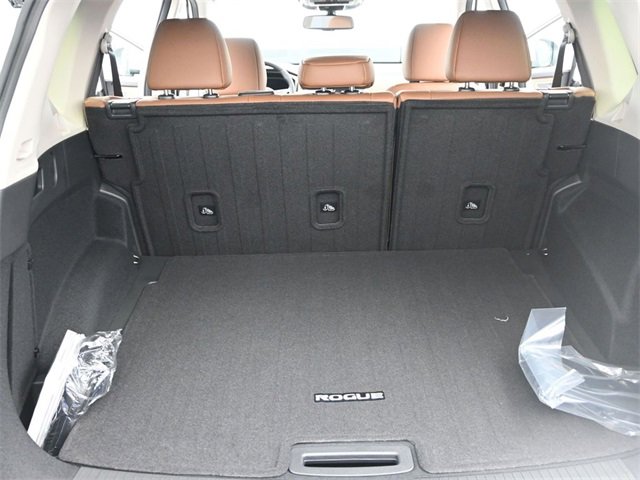 New 2026 Nissan Rogue Platinum image 11