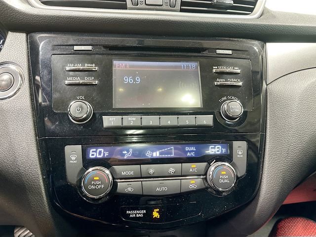 Used 2016 Nissan Rogue SV w/ SV Moonroof Package AWD/4WD image 14