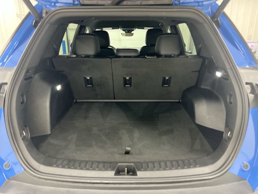 Used 2025 Chevrolet Equinox ACTIV w/ Safety and Technology Package AWD/4WD image 24