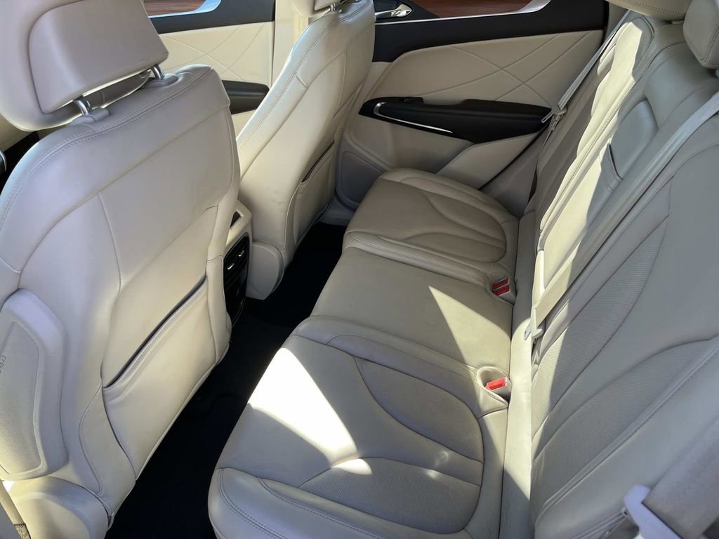 Used 2019 Lincoln MKC Select w/ Select Plus Package image 17