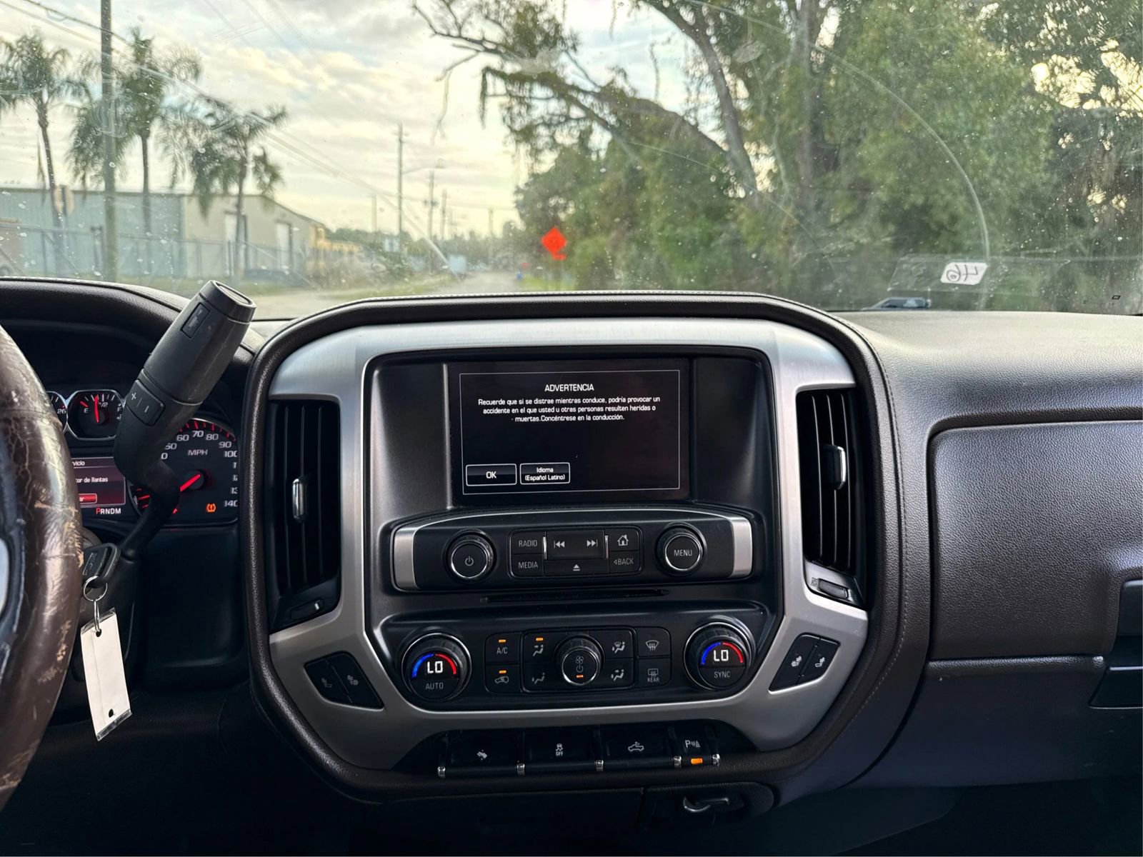 Used 2015 GMC Sierra 1500 SLT w/ SLT Crew Cab Value Package AWD/4WD image 14