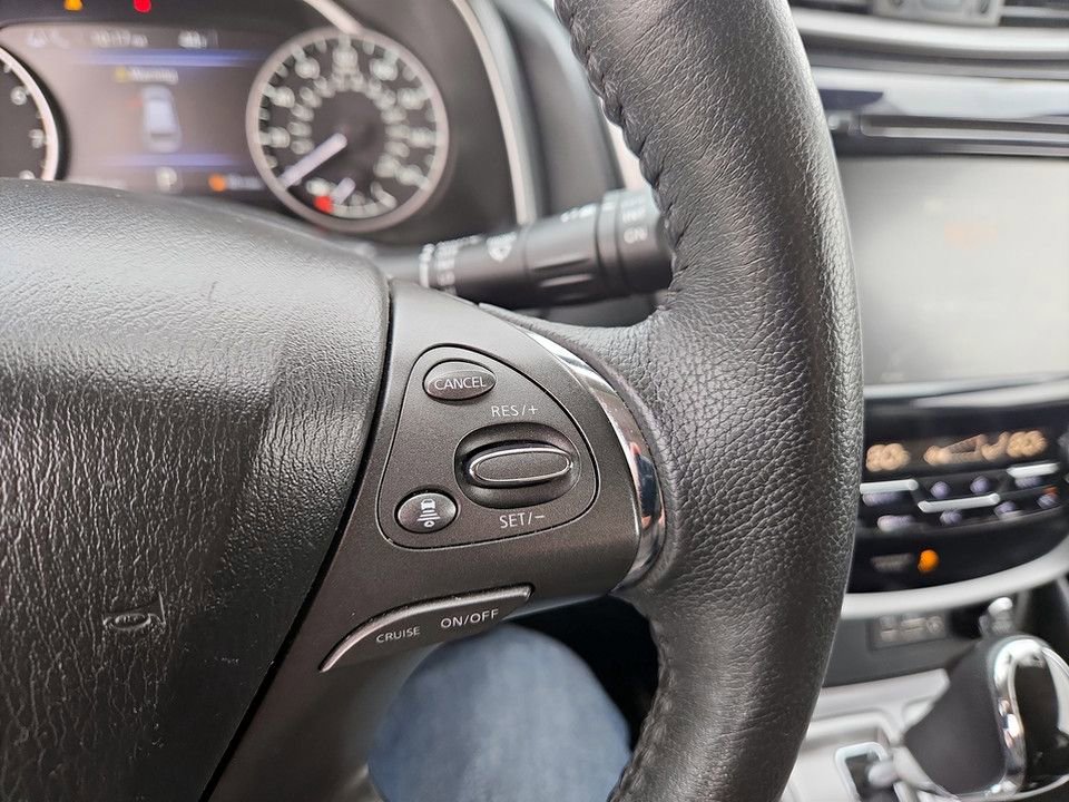 Used 2023 Nissan Murano SV image 16