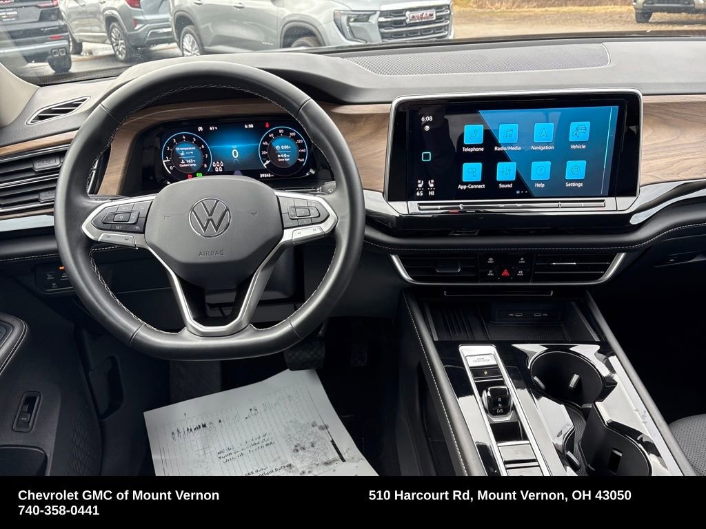 Used 2025 Volkswagen Atlas SE image 15
