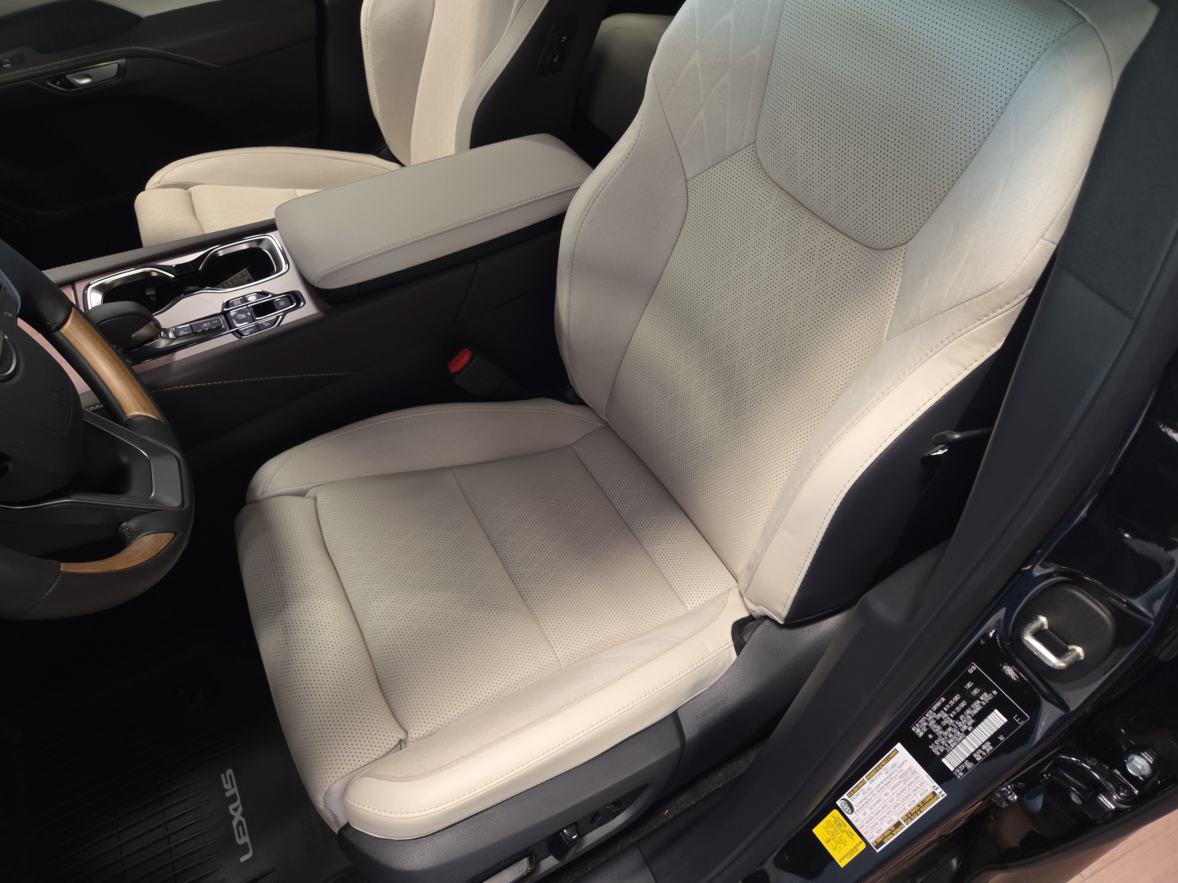 New 2026 Lexus RX 450h AWD w/ Convenience Package image 6