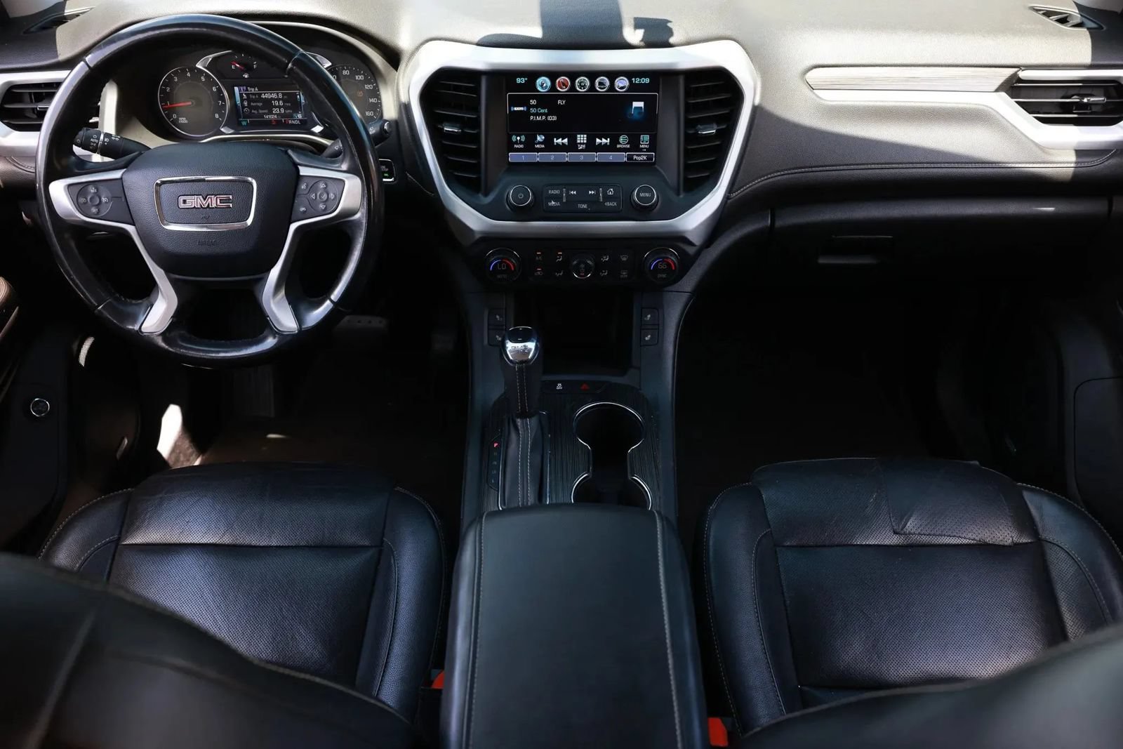 Used 2019 GMC Acadia SLT FWD image 2