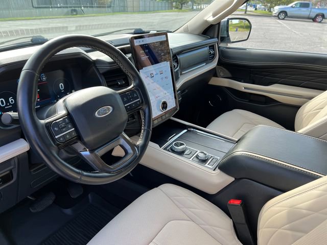 Used 2023 Ford Expedition Platinum AWD/4WD image 18
