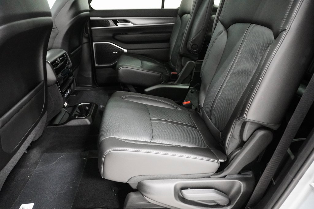 New 2026 Jeep Grand Wagoneer L 4WD image 15