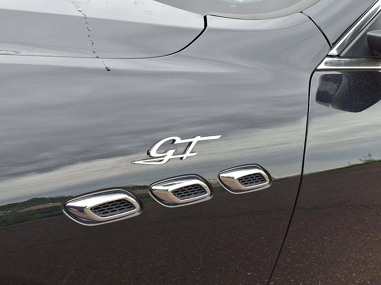 Certified 2023 Maserati Levante GT AWD/4WD image 32