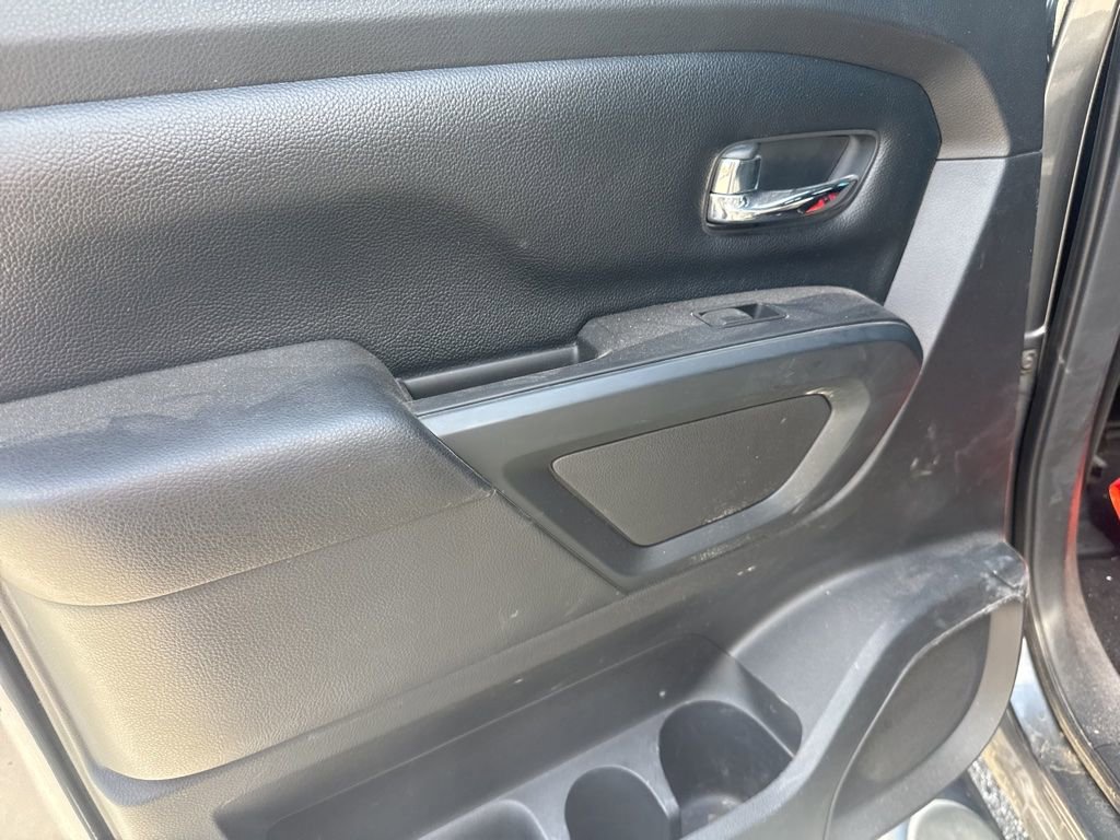 Used 2019 Nissan Titan SV w/ SV Convenience Package image 12