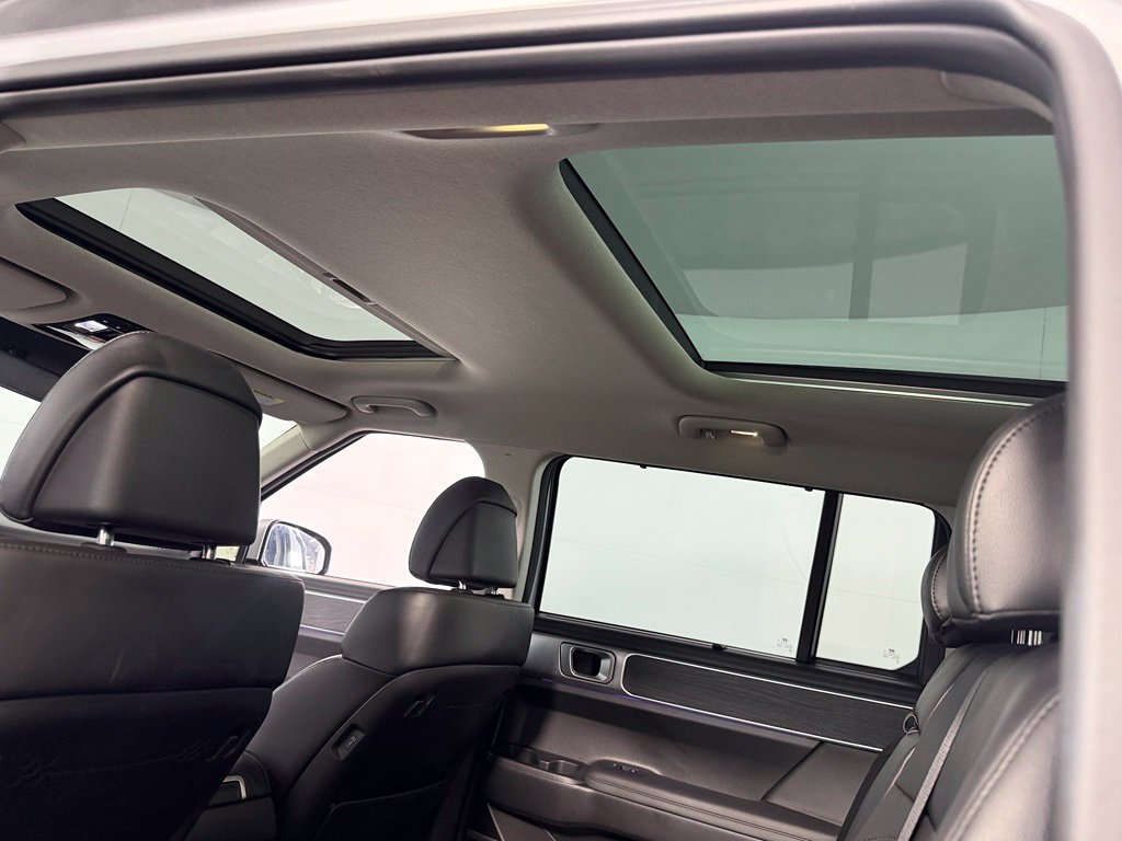 Used 2024 Hyundai Santa Fe Limited FWD image 17