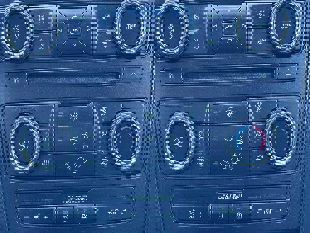 Used 2017 Ford Explorer XLT AWD/4WD image 21