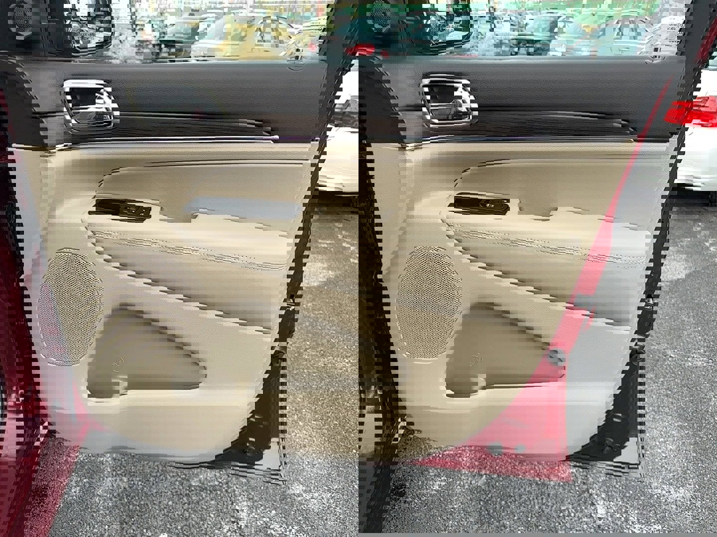 Used 2015 Jeep Grand Cherokee Overland w/ Advanced Technology Group image 27