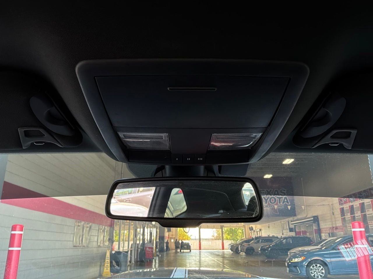 Used 2019 Dodge Challenger R/T w/ Driver Convenience Group RWD image 16