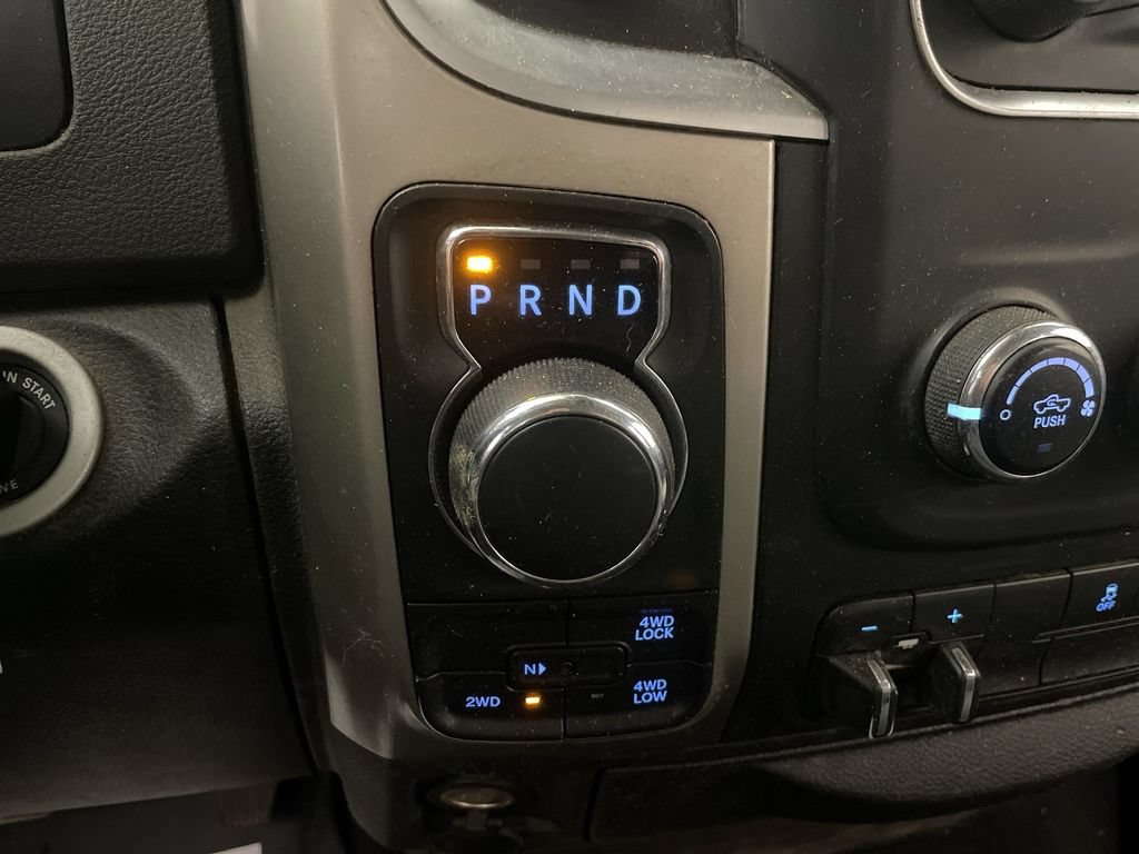 Used 2015 RAM 1500 Classic SLT AWD/4WD image 9