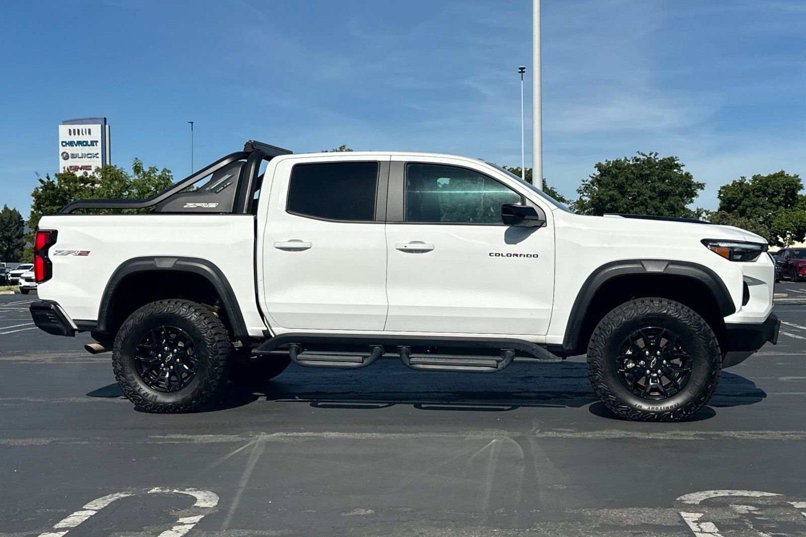 Used 2025 Chevrolet Colorado ZR2 w/ Midnight Edition AWD/4WD image 3