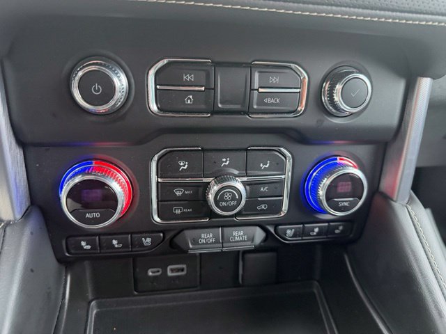 Certified 2022 GMC Yukon XL SLT w/ SLT Luxury Package AWD/4WD image 30