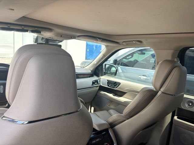 Used 2021 Lincoln Navigator L Reserve w/ Luxury Package AWD/4WD image 12