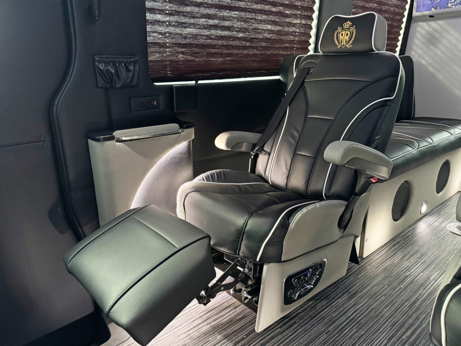 Used 2023 Mercedes-Benz Sprinter 3500 image 71