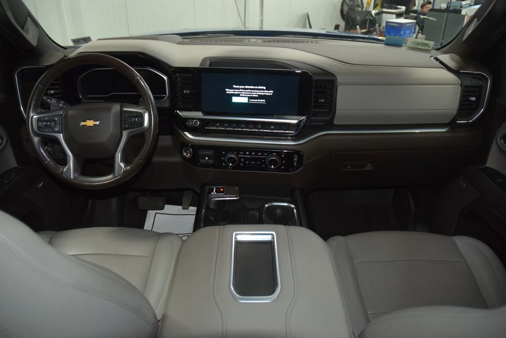 Used 2022 Chevrolet Silverado 1500 LTZ w/ Technology Package image 31