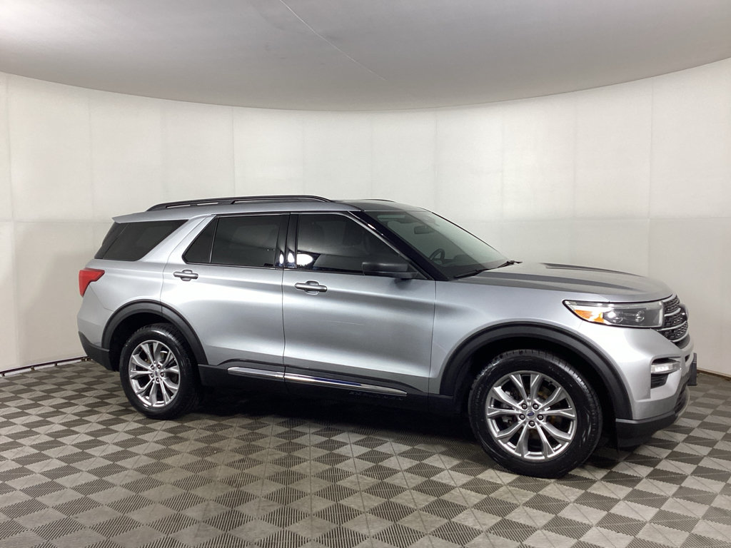 Used 2022 Ford Explorer XLT w/ Equipment Group 202A AWD/4WD image 1