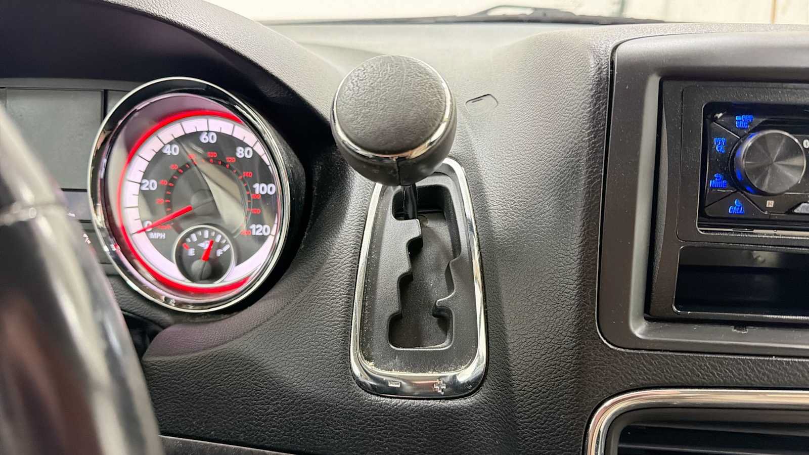 Used 2013 Dodge Grand Caravan American Value Package w/ UConnect Hands-Free Group FWD image 20