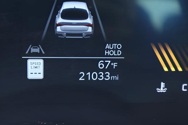 Used 2025 Kia K5 GT-Line w/ GT-Line Premium Package FWD image 2