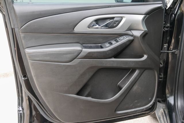 Used 2021 Chevrolet Traverse LS FWD image 9