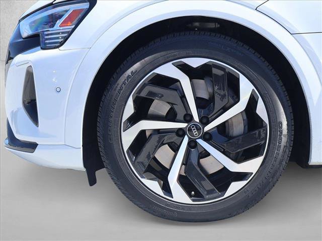 Used 2024 Audi Q8 e-tron Premium Plus w/ Premium Plus Package AWD/4WD image 30