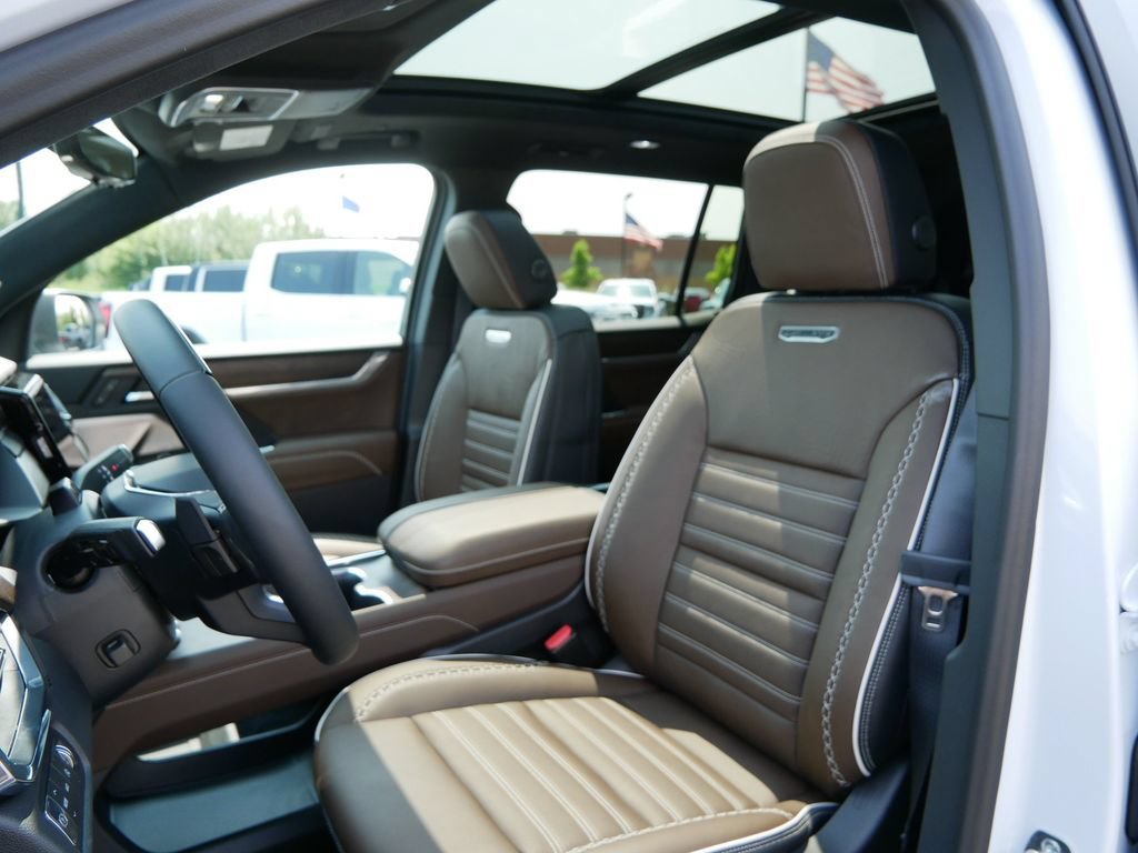 New 2026 GMC Acadia Denali Ultimate w/ LPO, Floor Liner Package AWD/4WD image 6