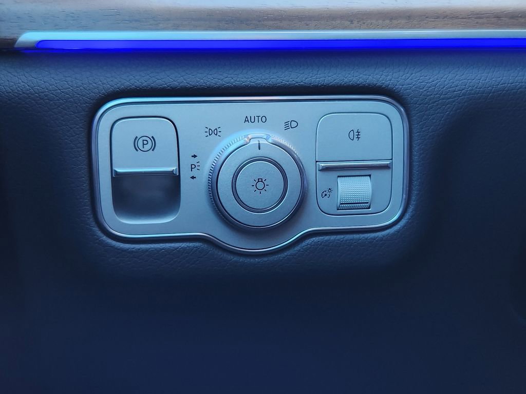 Used 2022 Mercedes-Benz GLS 450 4MATIC image 21