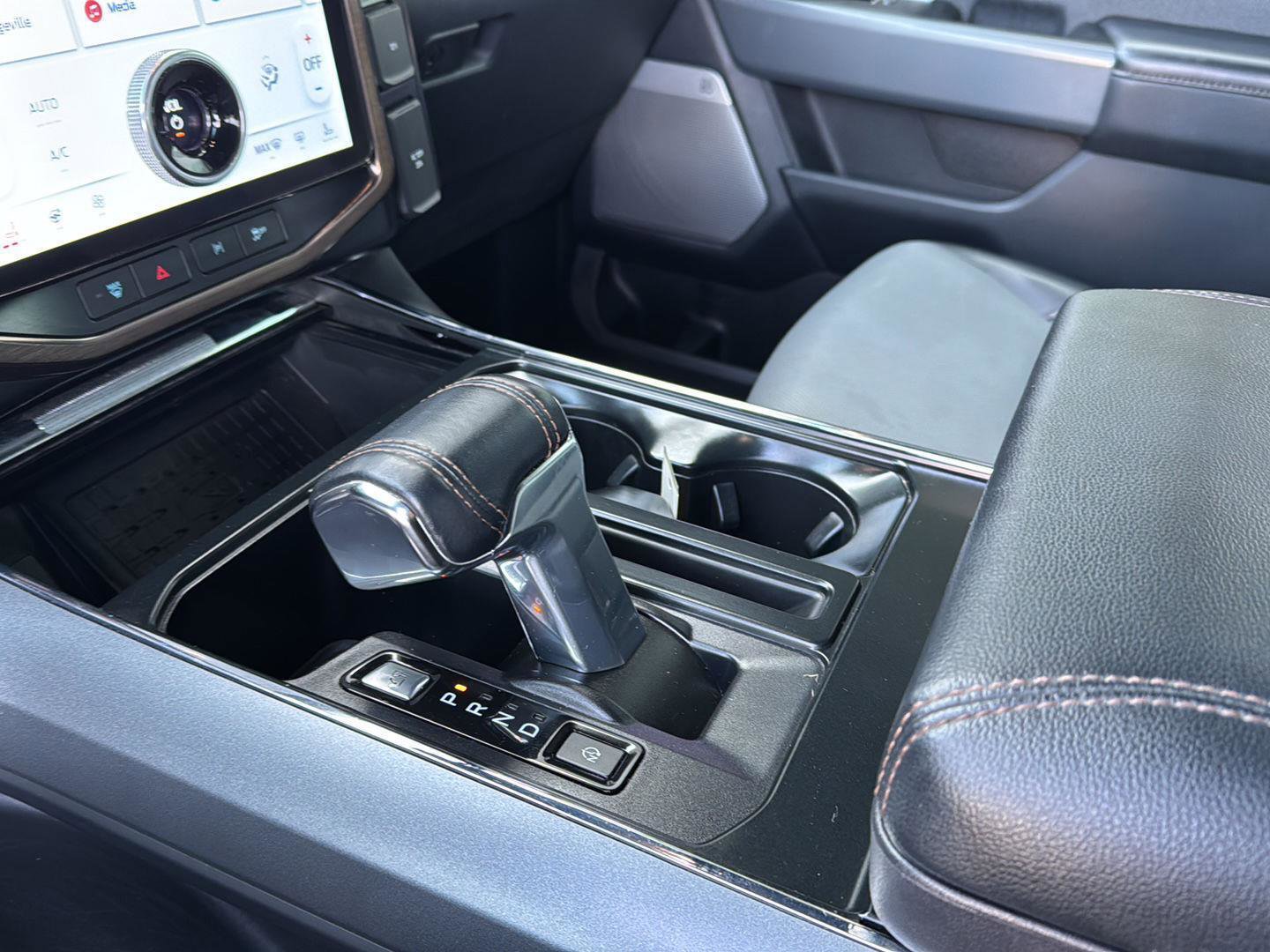 Used 2023 Ford F150 Lightning Lariat image 22