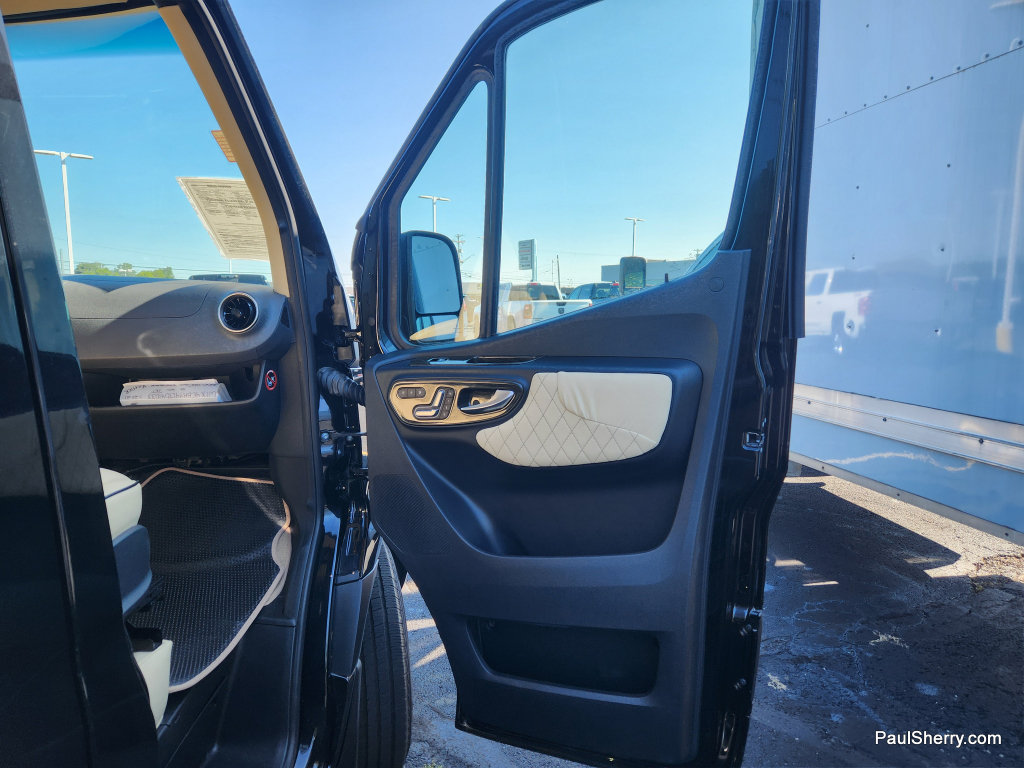Used 2020 Mercedes-Benz Sprinter 2500 image 50