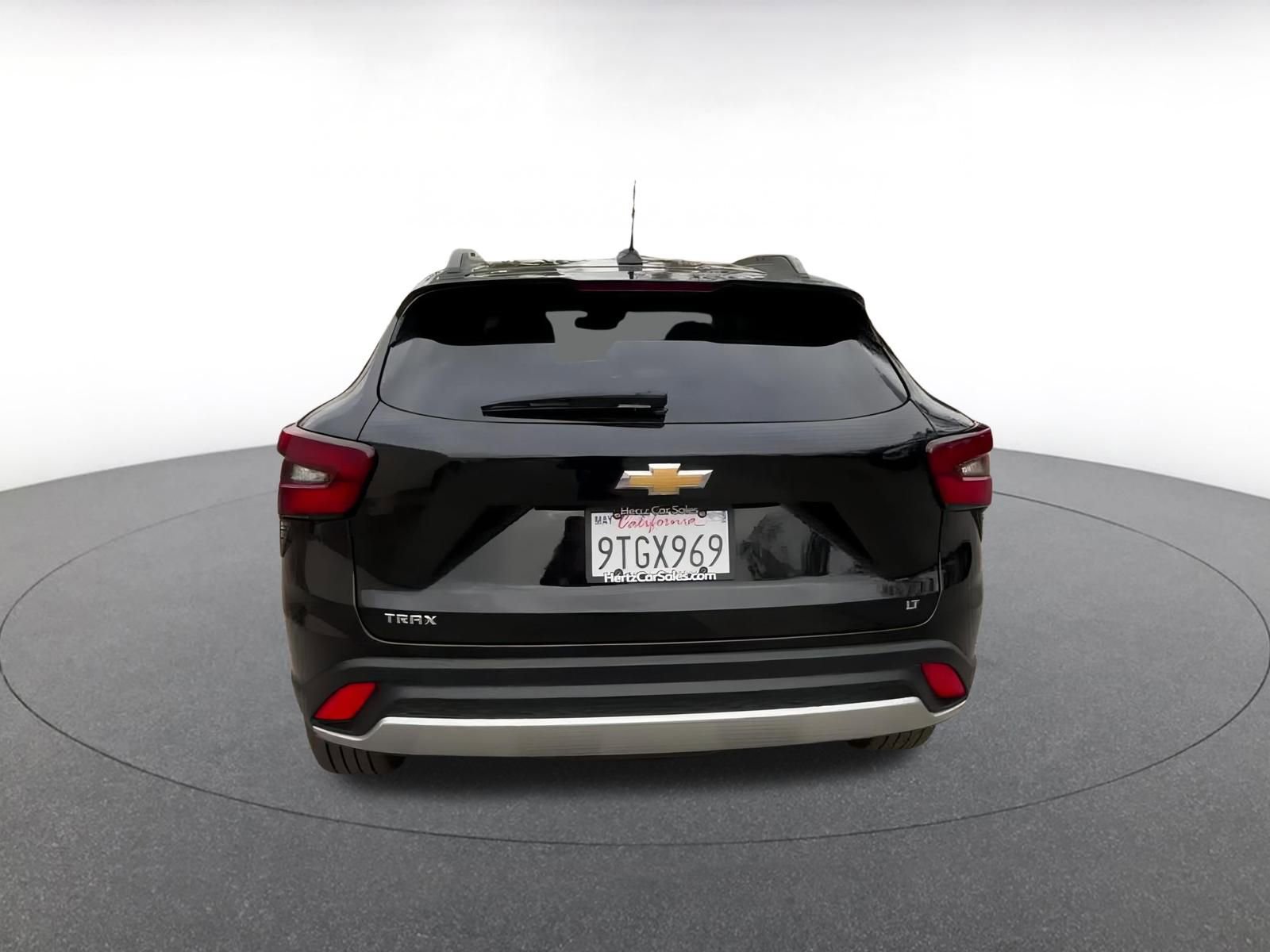 Used 2025 Chevrolet Trax LT w/ LT Convenience Package image 12