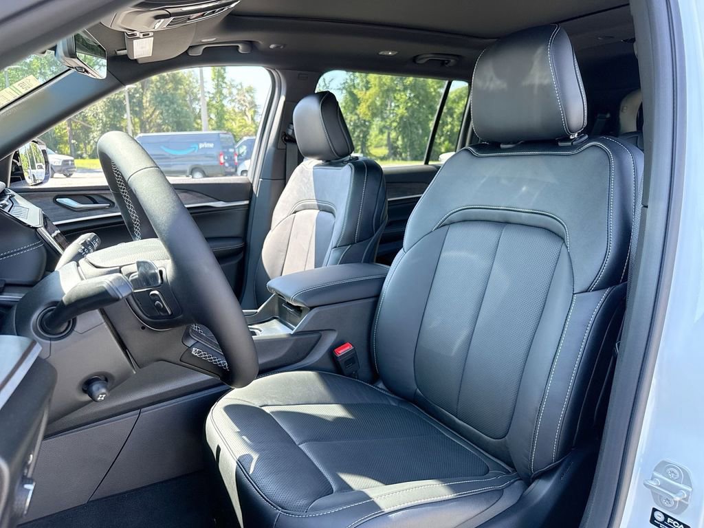New 2026 Jeep Grand Cherokee L Limited AWD/4WD image 13