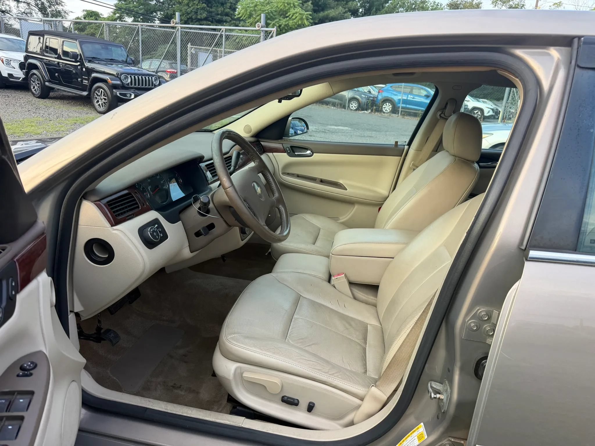 Used 2007 Chevrolet Impala LT FWD image 10