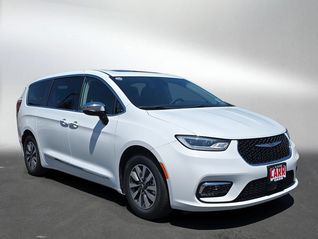 Used 2023 Chrysler Pacifica Limited FWD image 9
