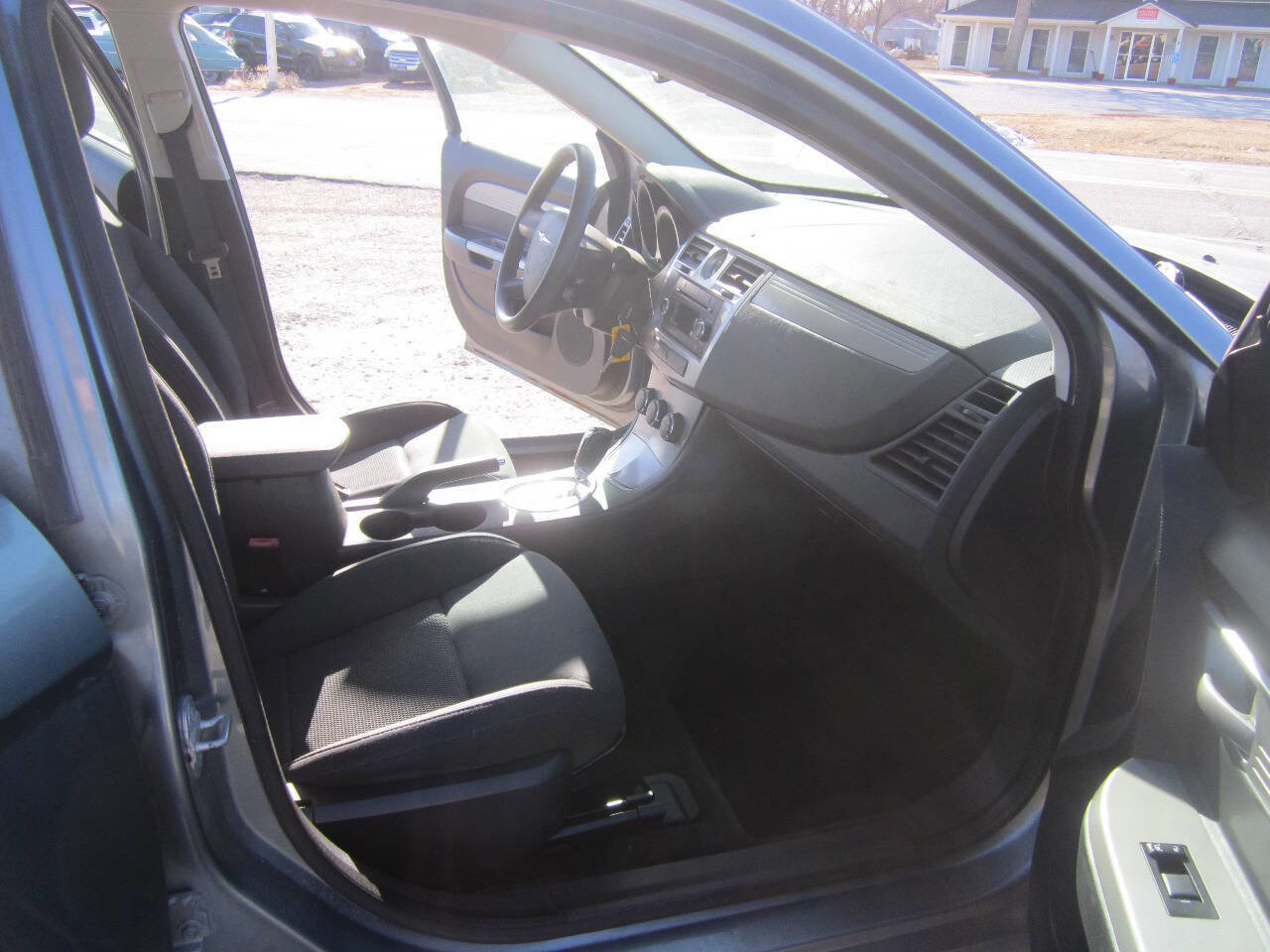 Used 2010 Chrysler Sebring Touring image 9