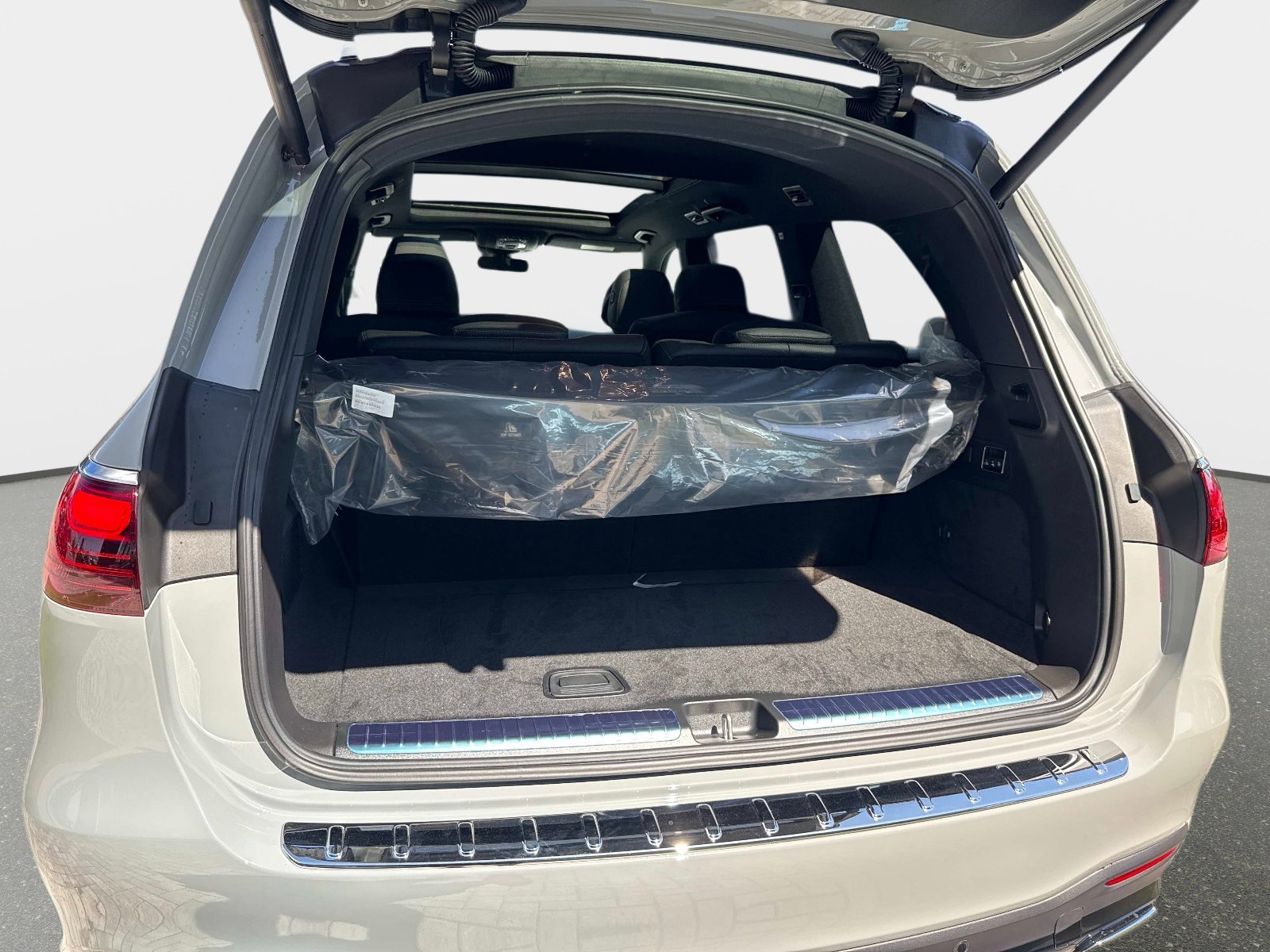 New 2026 Mercedes-Benz GLS 450 4MATIC image 10