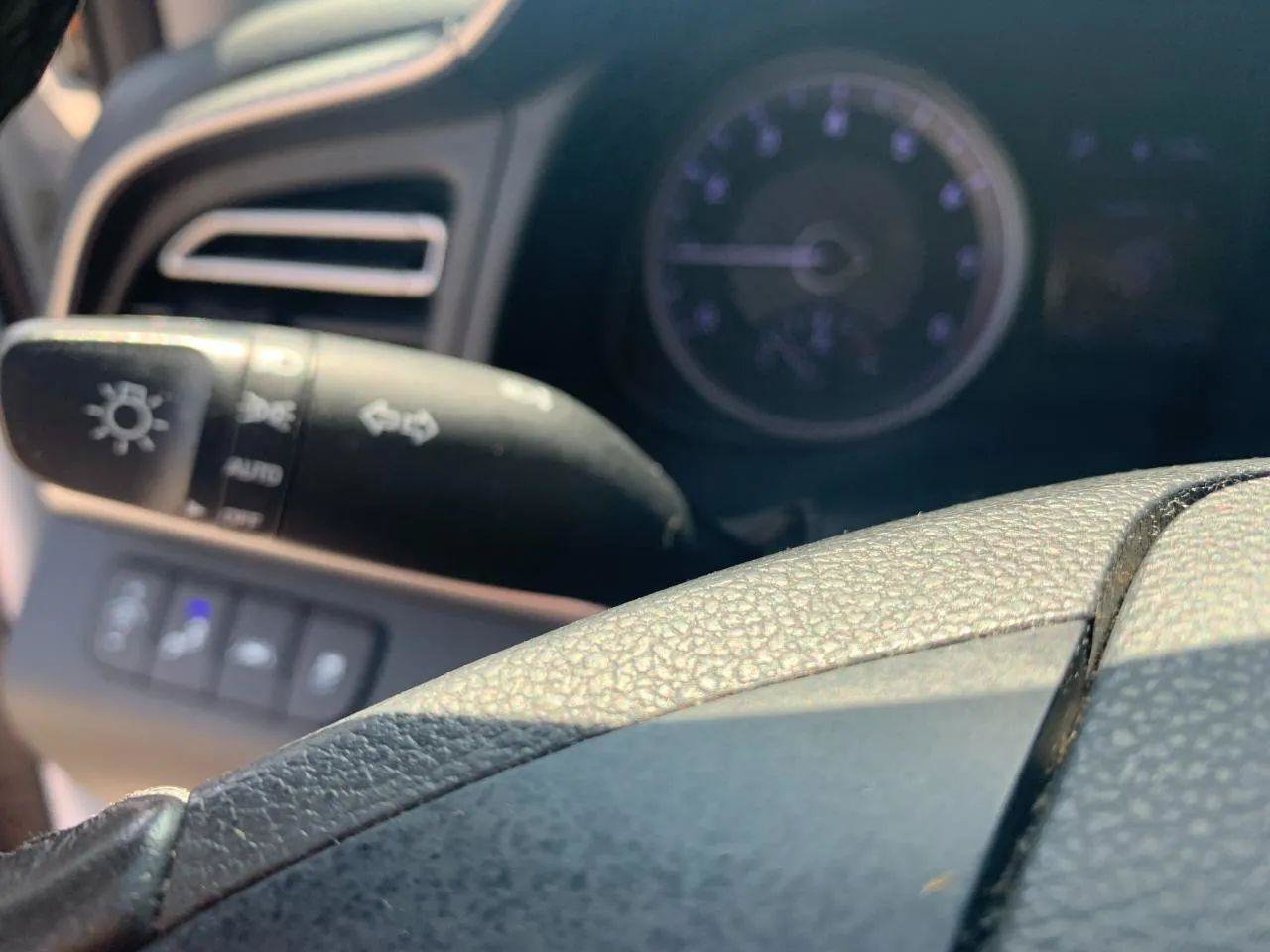 Used 2020 Hyundai Elantra Sedan FWD image 15