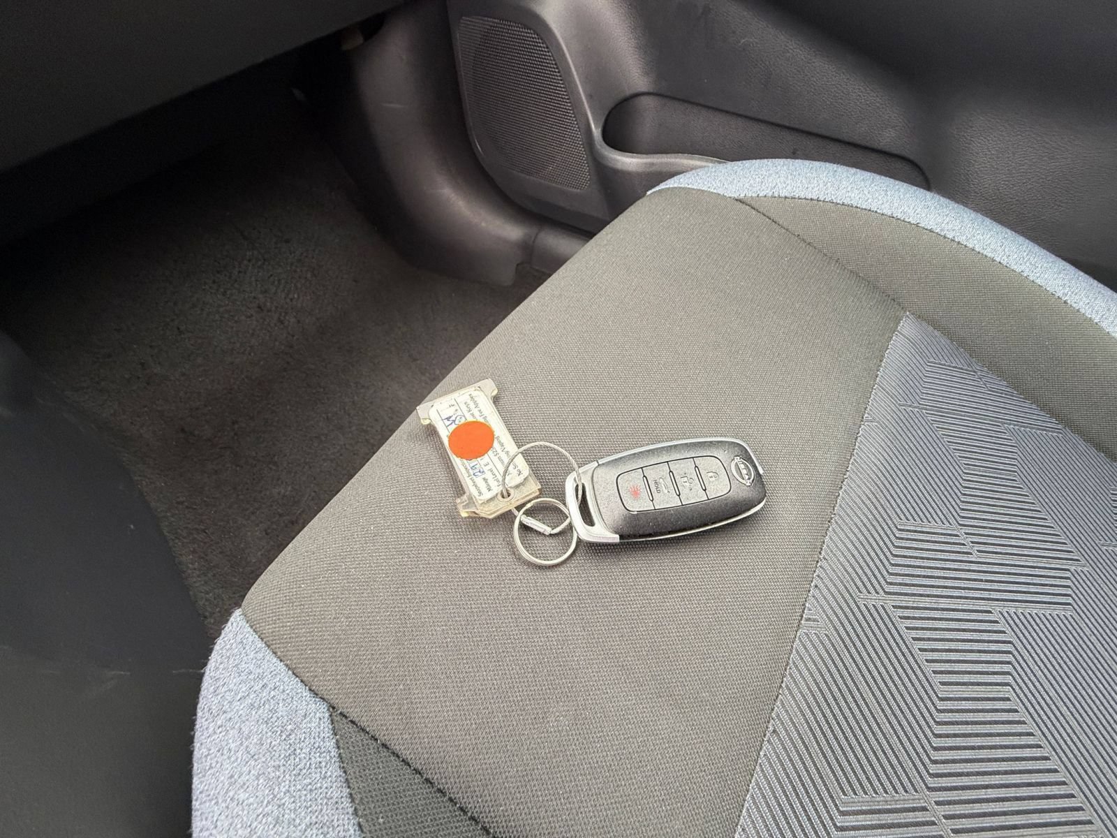 Used 2025 Nissan Versa SV FWD image 21