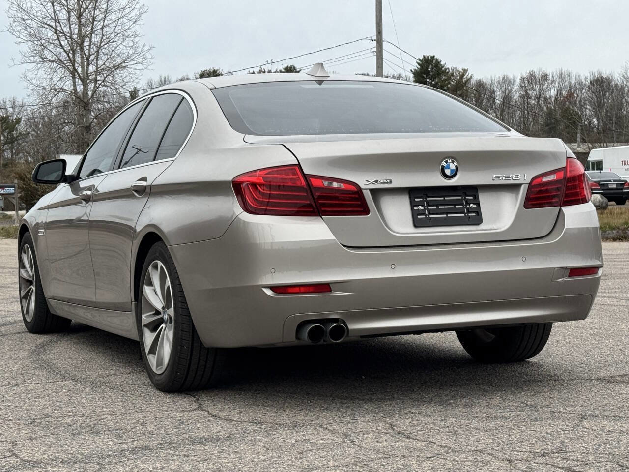 Used 2016 BMW 528i xDrive Sedan image 3
