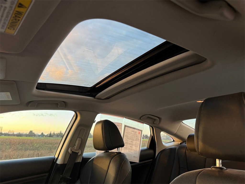 Used 2019 Honda Insight Touring image 21