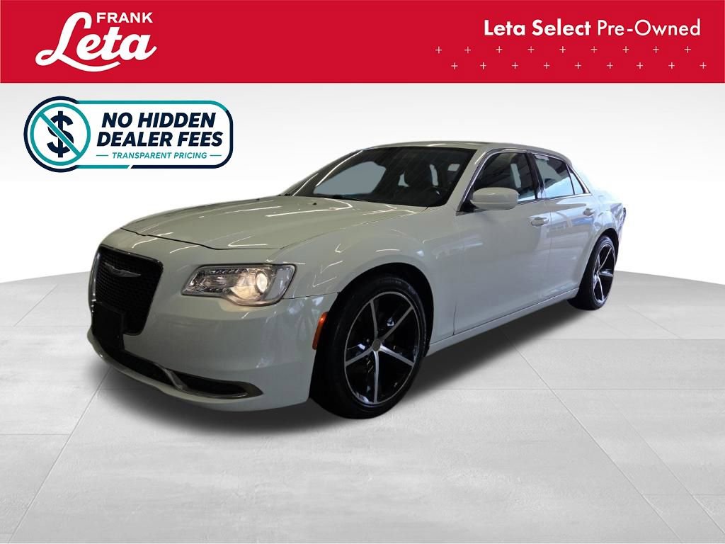 Used 2019 Chrysler 300 Touring w/ Quick Order Package 2EF RWD image 1