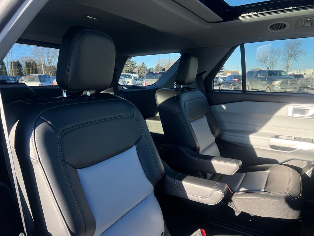 Certified 2023 Ford Explorer XLT w/ Equipment Group 202A image 38