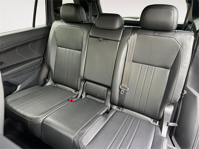 Used 2022 Volkswagen Tiguan SE R-Line image 13