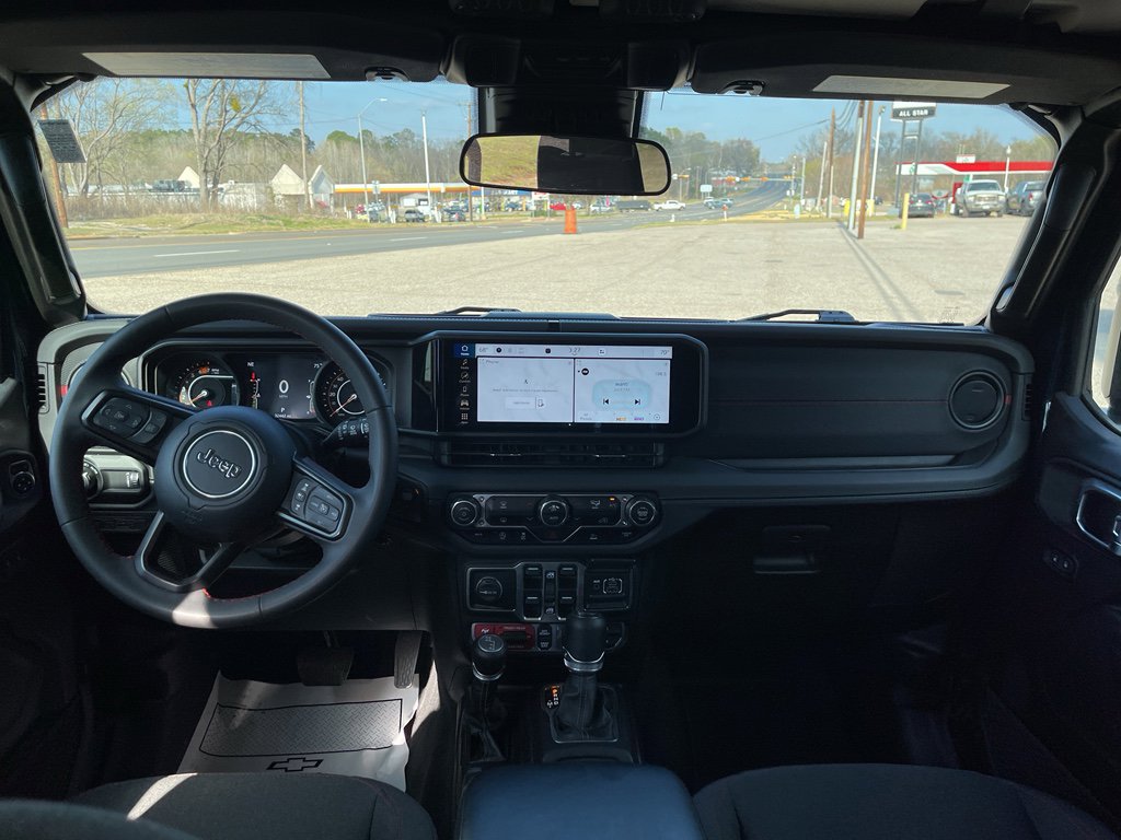 Used 2025 Jeep Wrangler Unlimited Rubicon image 14