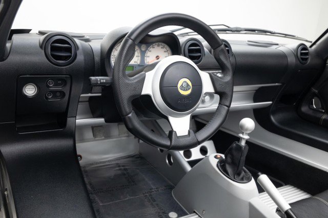 Used 2005 Lotus Elise image 6